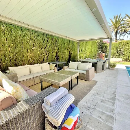 11 By Lirios Village - Fantastic Location, Private Pool, Ping Pong Table &