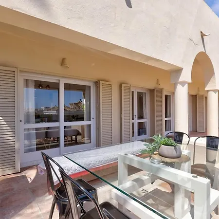 11 By Lirios Village - Fantastic Location, Private Pool, Ping Pong Table & * Marbella