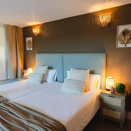 11 By Lirios Village - Fantastic Location, Private Pool, Ping Pong Table & Villa Marbella